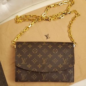 Authentic Vintage LOUIS VUITTON Monogram Crossbody/Clutch